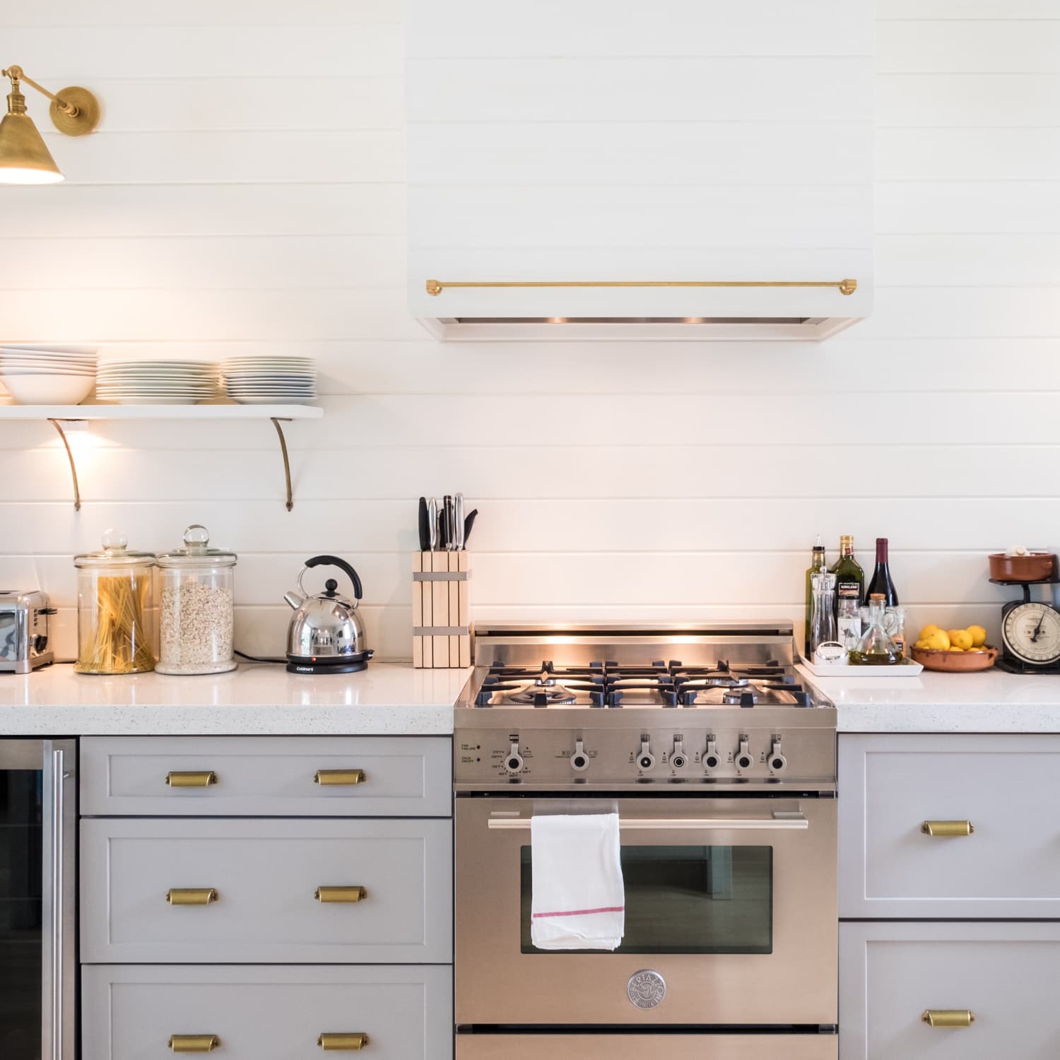Kitchen cabinets deals with drawers only